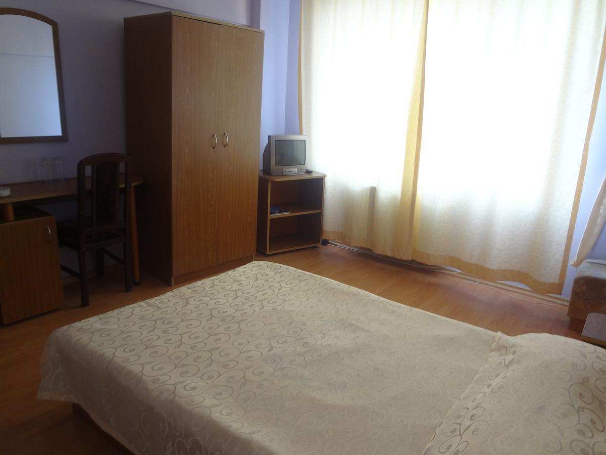 Paradise Hotel Madzharovo Екстер'єр фото