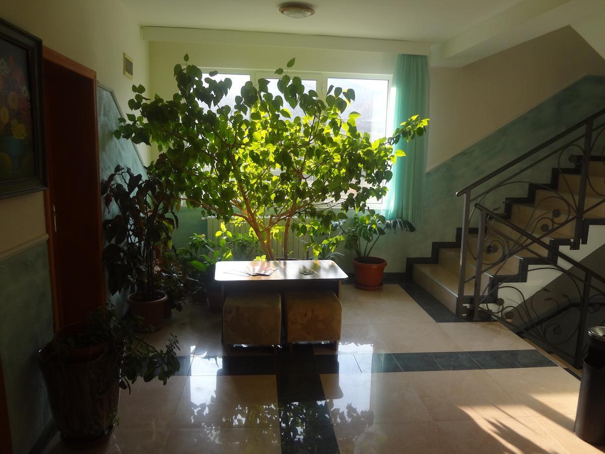 Paradise Hotel Madzharovo Екстер'єр фото