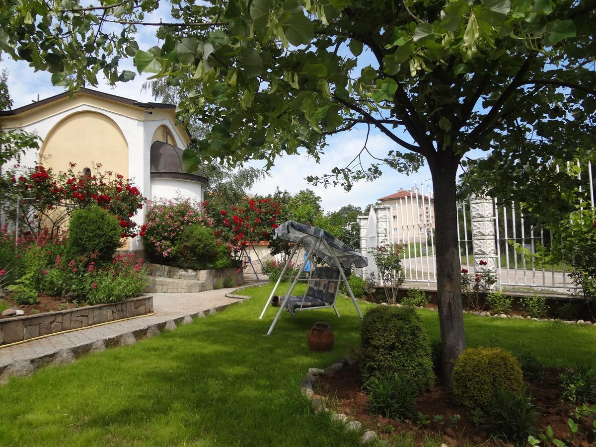 Paradise Hotel Madzharovo Екстер'єр фото