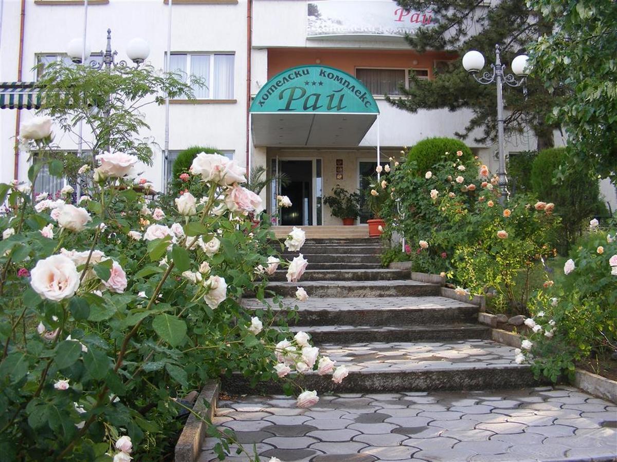Paradise Hotel Madzharovo Екстер'єр фото