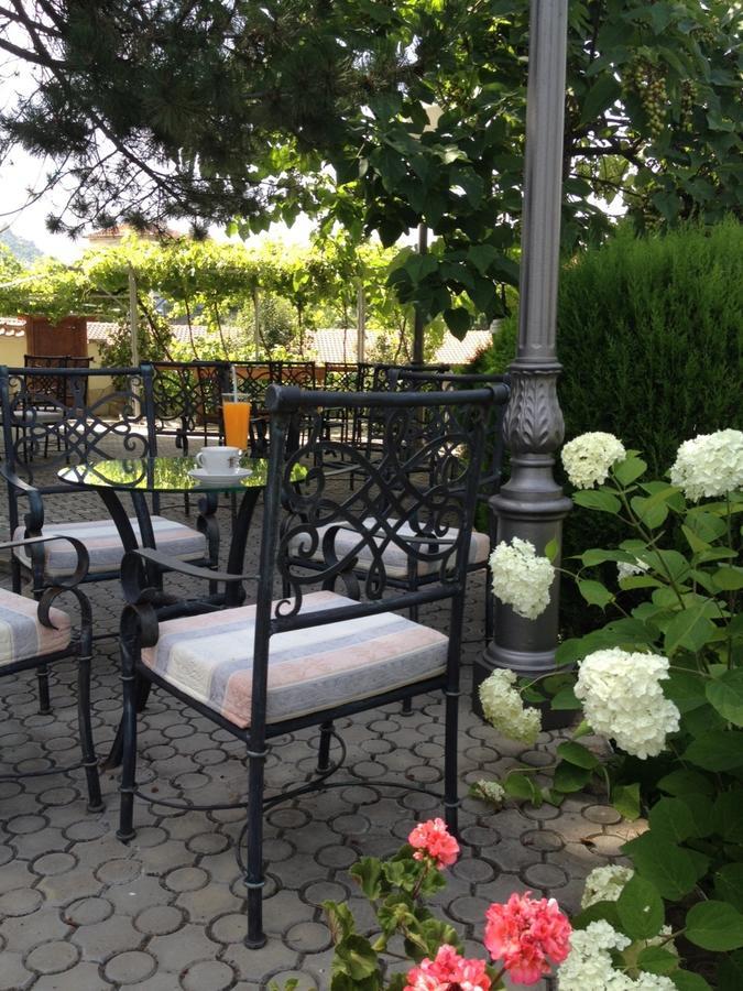 Paradise Hotel Madzharovo Екстер'єр фото