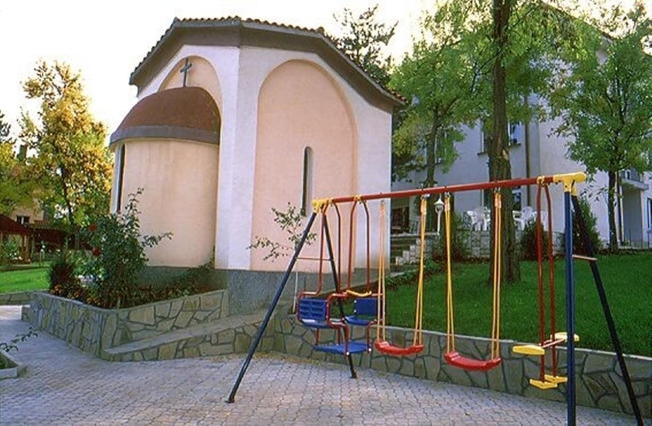 Paradise Hotel Madzharovo Екстер'єр фото