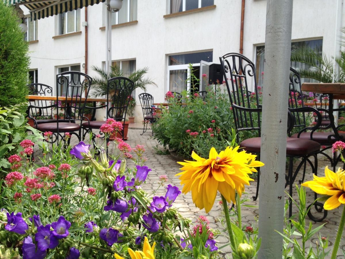 Paradise Hotel Madzharovo Екстер'єр фото