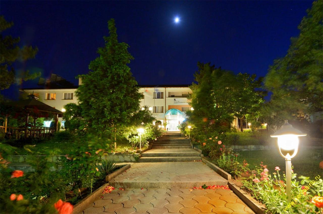 Paradise Hotel Madzharovo Екстер'єр фото